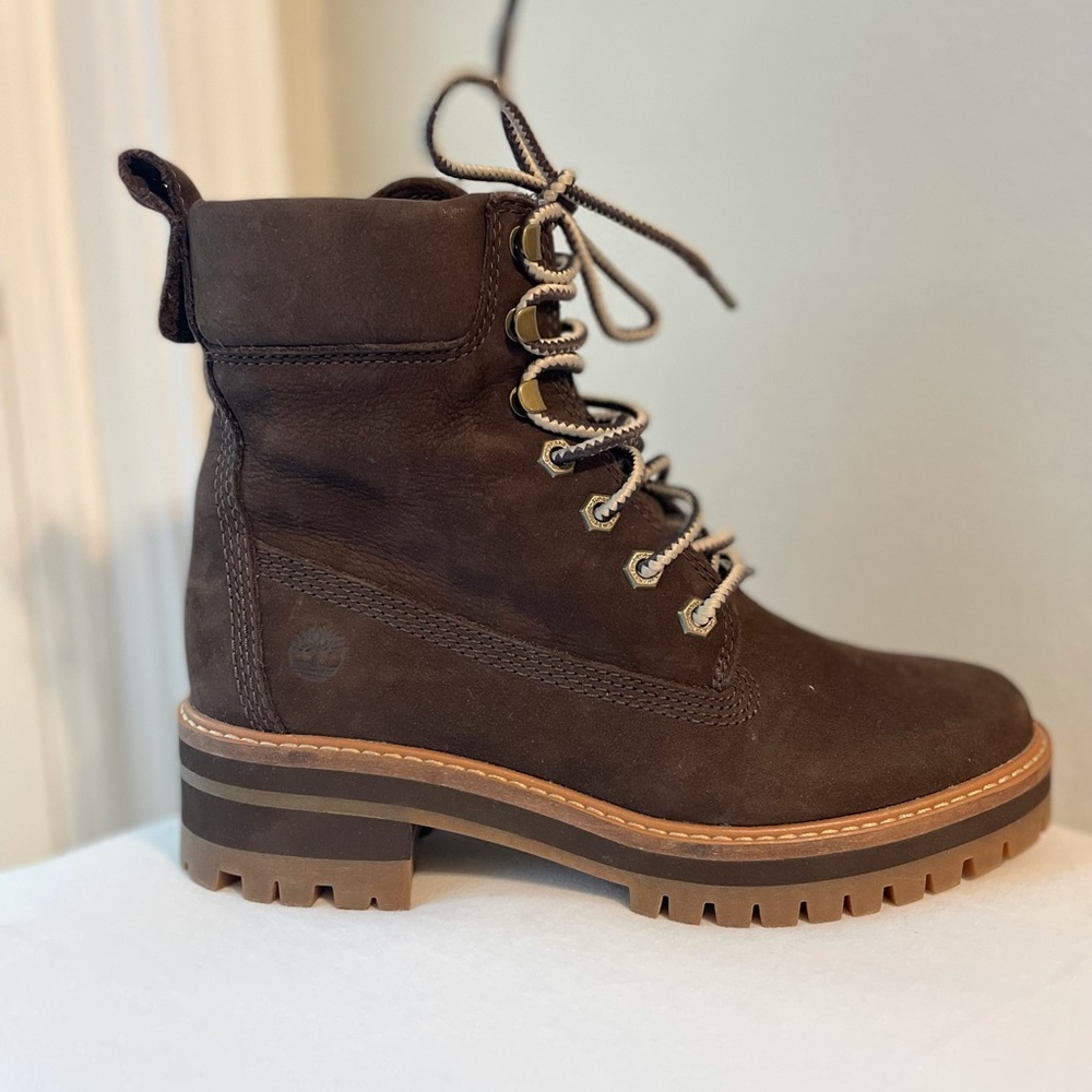 Women’s Timberland Courmayeur Valley 6-inch Boots